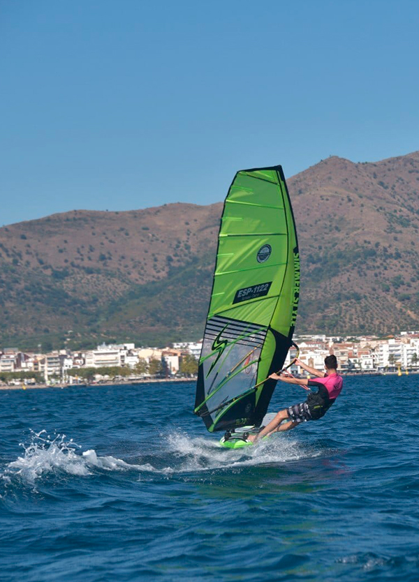 fer-windsurf-a-costa-brava